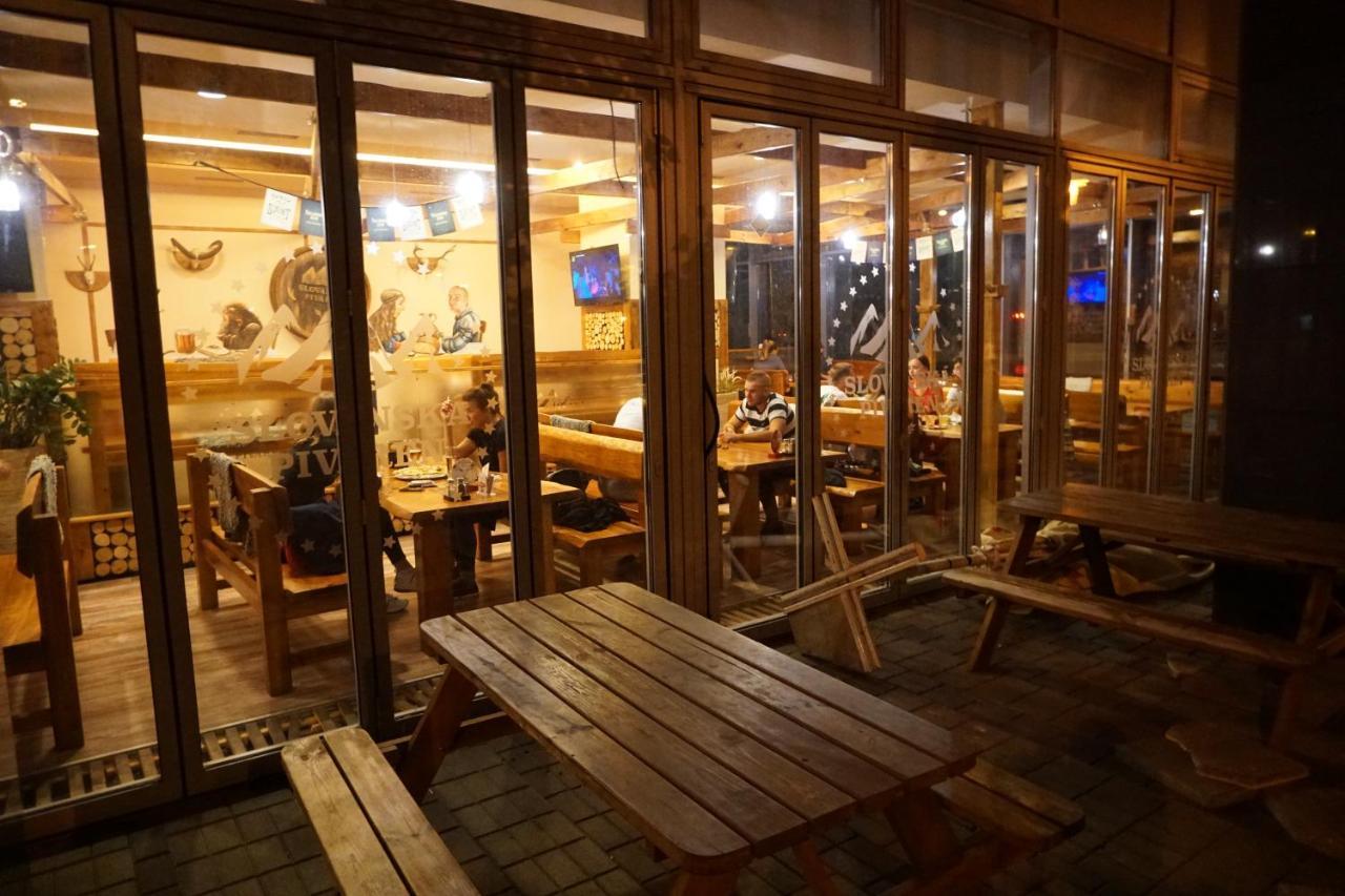 Dominant Studio Hostel With Free Parking For Preregistered Drivers & Garage With Cctv Bratislava Exteriör bild